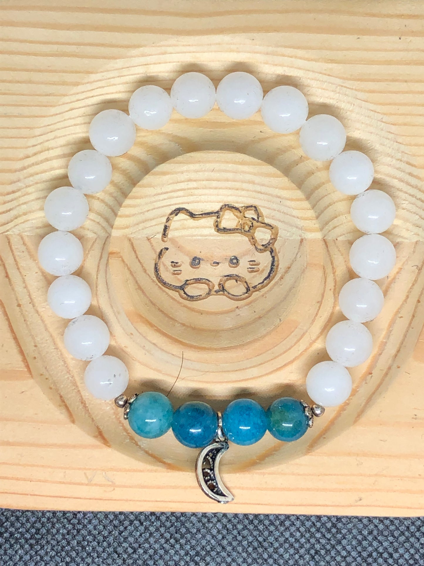 Bracelet Quartz blanc , Apatite avec une breloque lune en argent 9.25
