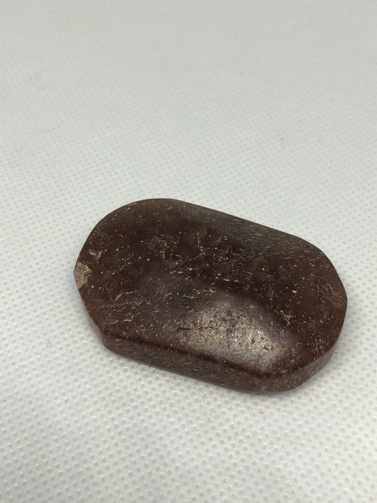 Galet pierre de paume de quartz fraise